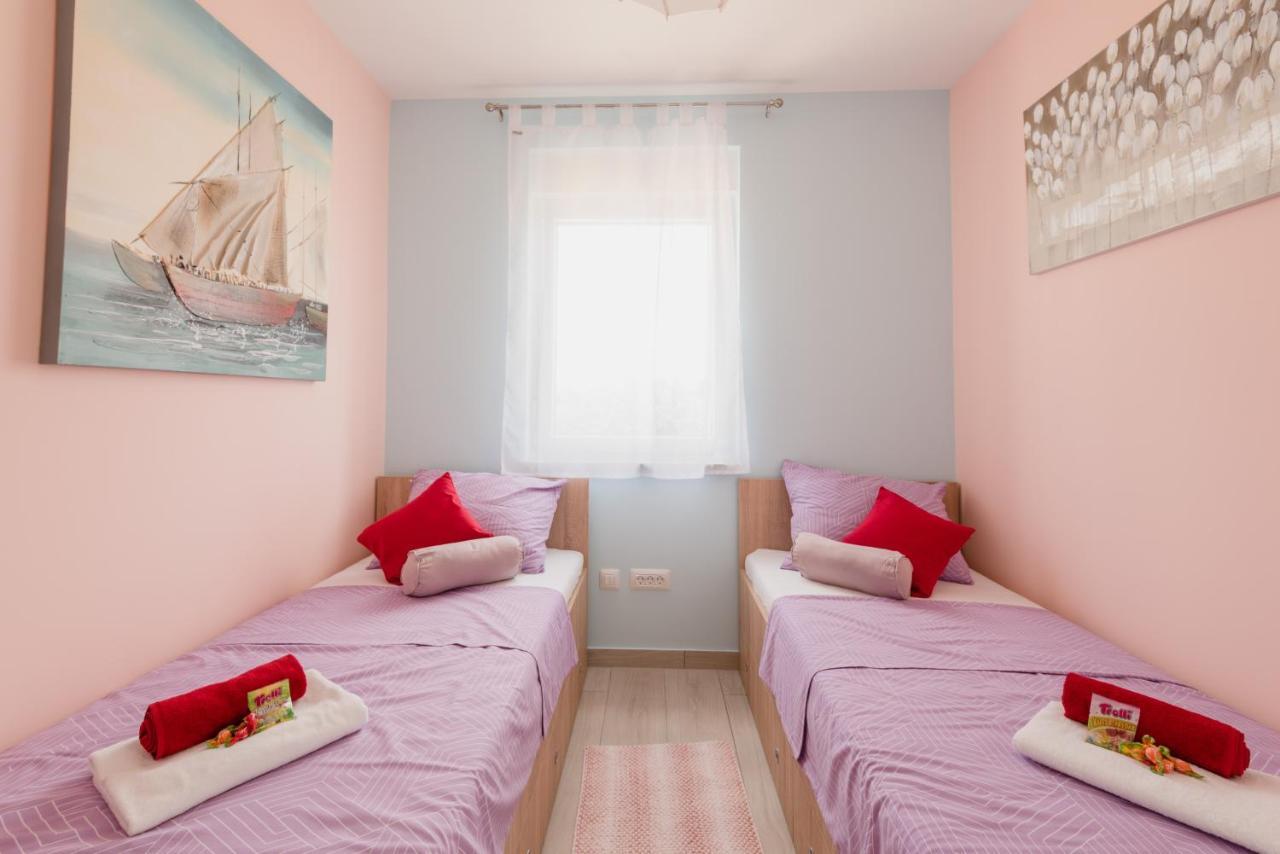 Villa Rosa Privlaka  Luaran gambar