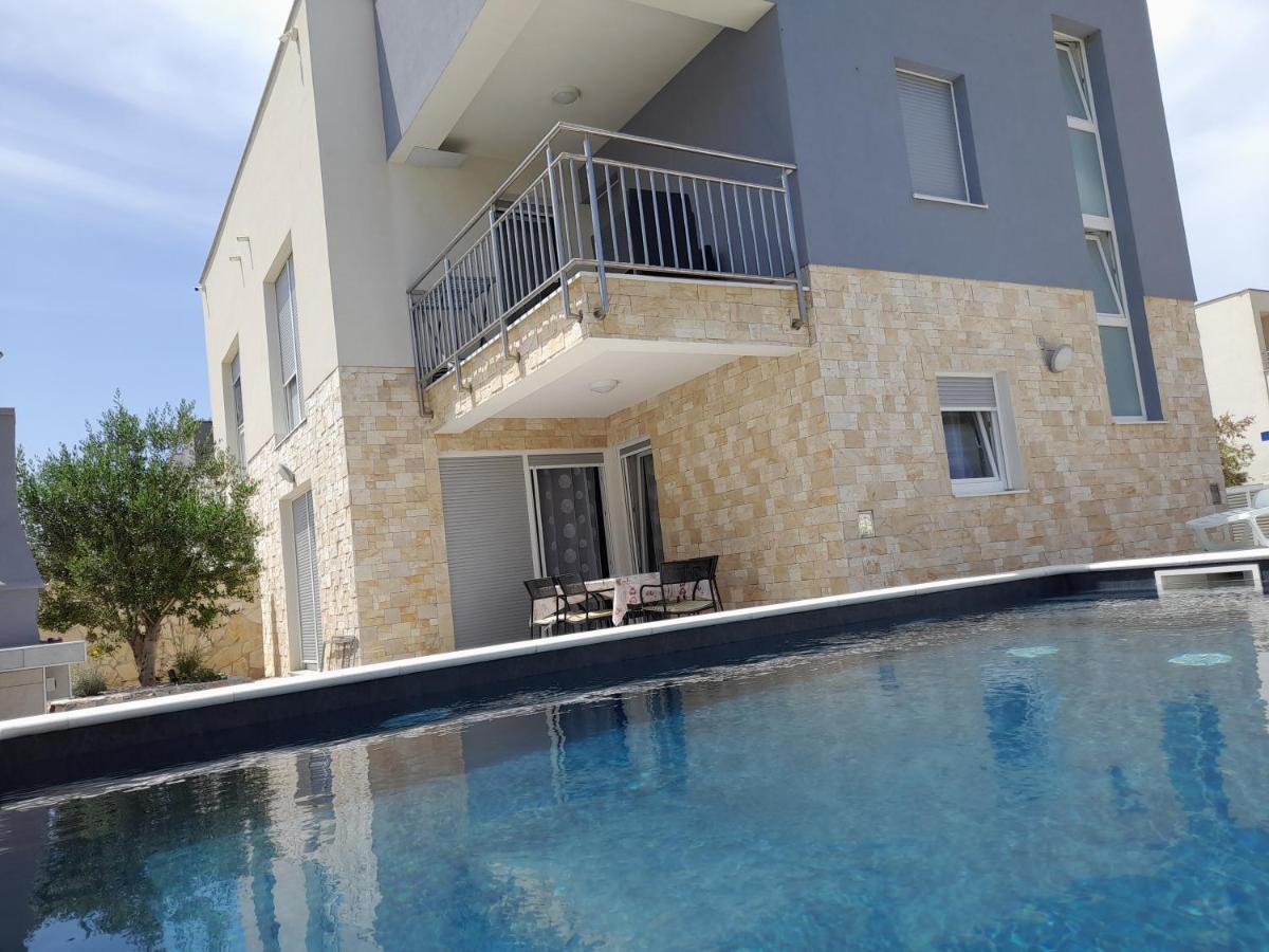 Villa Rosa Privlaka  Luaran gambar